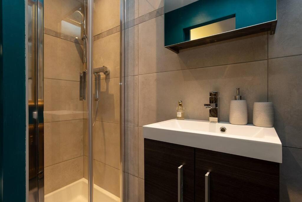 Beautiful Cosy, Modern In Centre Appartamento